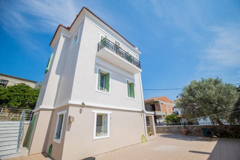 PYRGOS SOFOKLEOUS Hostel in İzmir Province