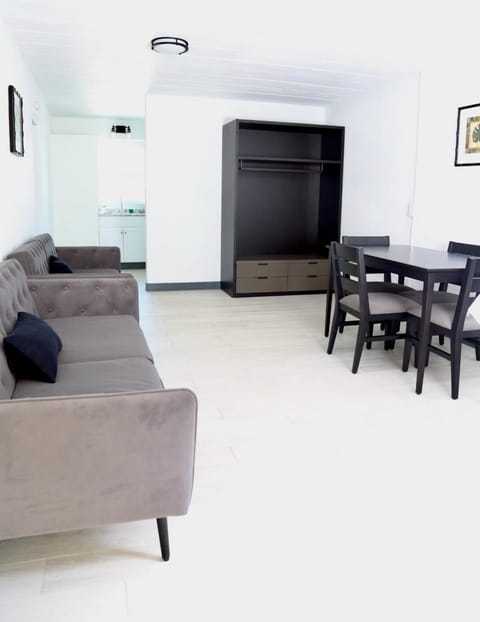 Holiday Isles Resort Hotel in Madeira Beach