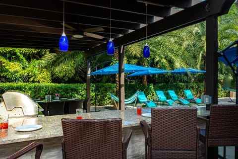 Plantation Acres 7BR Luxury Mansion & Private Pool Resort in Plantation