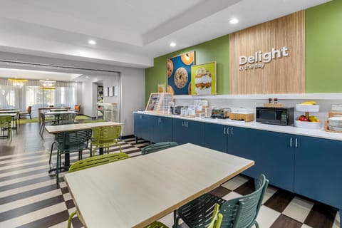 Spark by Hilton Green Bay Hotel in Ashwaubenon