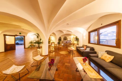 Shared lounge/TV area