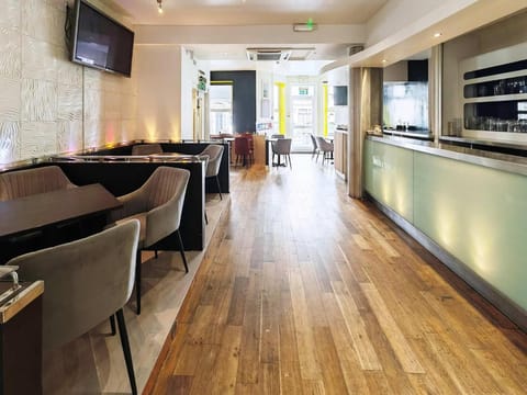 Shared lounge/TV area