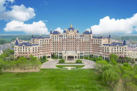 Howard Johnson Junhe Hot Springs Resort Beijing Hotel in Tianjin