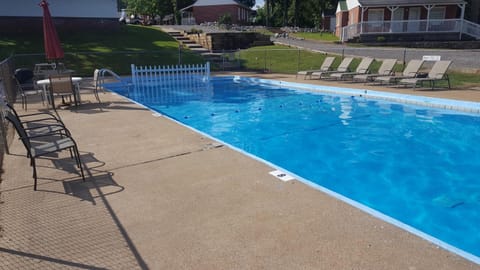 Early American Motel Motel in Lake Barkley
