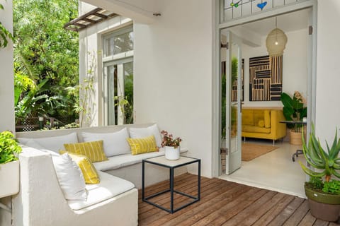 Neighbourgood Romney Hotel in Cape Town