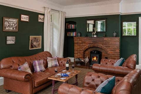 Shared lounge/TV area