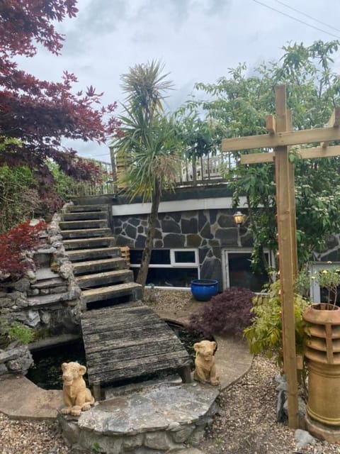 OYO The Barley House Hotel in Plymouth