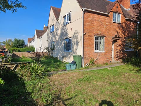 Central Studios Tennyson Road by Roomsbooked Hotel in Cheltenham