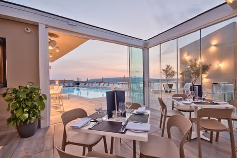 Luna Holiday Complex Hotel in Malta