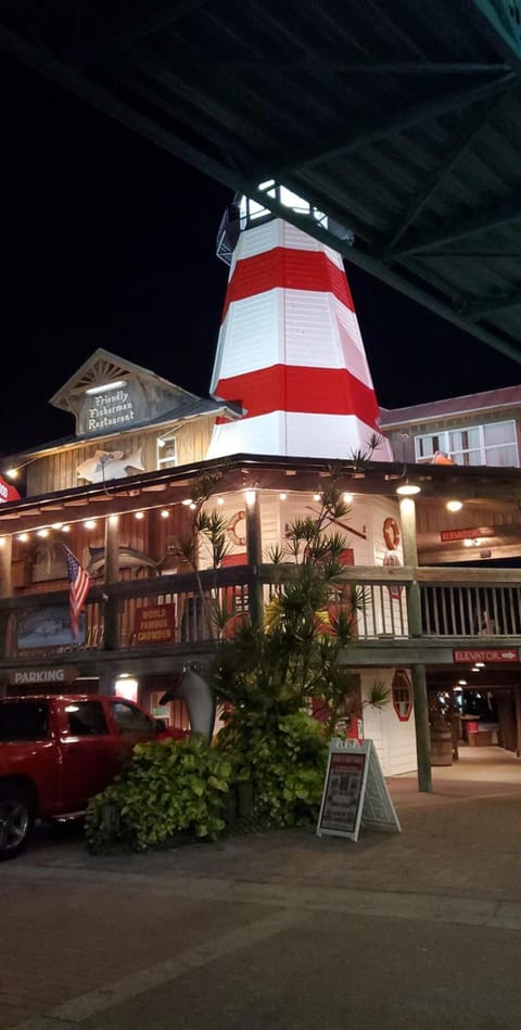 John's Pass Hotel - Fully Remote Check In Hotel in Madeira Beach