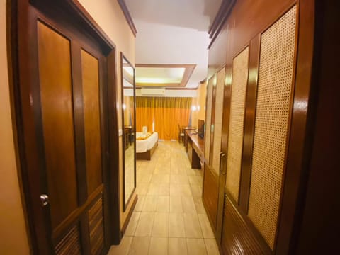 Apartel at Lanta Resort Hotel in Sala Dan