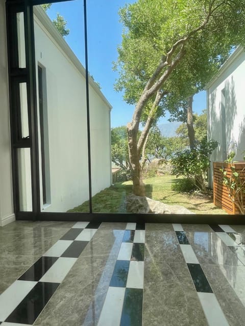 The Residence and Cottage at Haskell Vineyards Apartment hotel in Stellenbosch