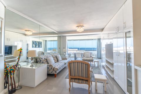 Lagoon Beach Hotel Apartments Apartment hotel in Cape Town