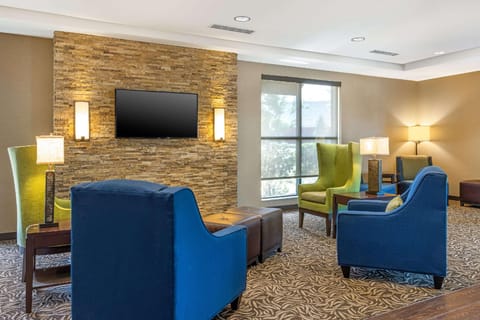 Comfort Inn & Suites At CrossPlex Village Hotel in Birmingham