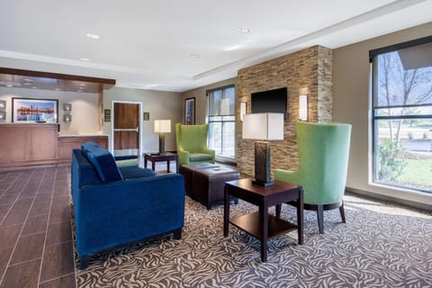 Comfort Inn & Suites At CrossPlex Village Hotel in Birmingham