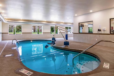 Comfort Suites Wooster near University Campus Hotel in Wooster