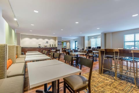 MainStay Suites St. Louis Airport Hotel in Bridgeton
