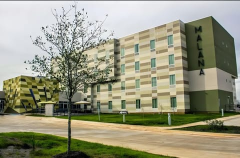 Suburban Studios Huntsville University Area Hotel in Huntsville