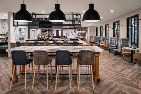 Delta Hotels Green Bay Hotel in Ashwaubenon