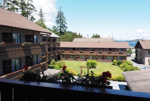 Ramada by Wyndham Campbell River Hotel in Campbell River
