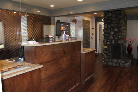 Ramada by Wyndham Campbell River Hotel in Campbell River