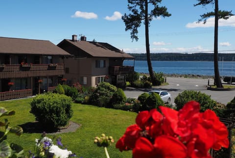 Ramada by Wyndham Campbell River Hotel in Campbell River