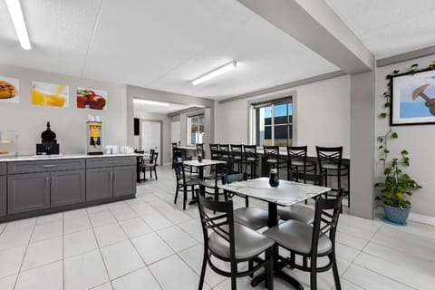 Quality Inn Nashville - Opryland Area Hotel in East Nashville