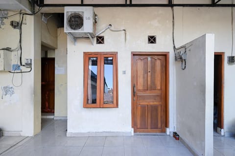Pondok Syariah Denpasar Mitra RedDoorz Hotel in North Kuta