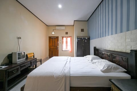 Pondok Syariah Denpasar Mitra RedDoorz Hotel in North Kuta