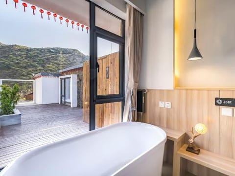 Floral Hotel· Beijing Changliushui No.1 Courtyard Homestay Hotel in Beijing