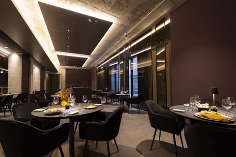 Bar/lounge
