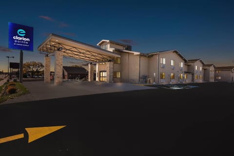 Clarion Pointe Milwaukee Airport Hotel in Milwaukee