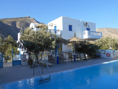 Studios Apartments Kapetanios Hotel in Perissa