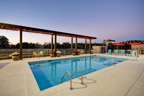 Home2 Suites by Hilton LaGrange Hotel in LaGrange