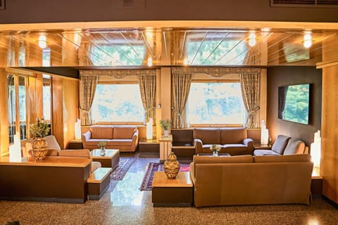 Shared lounge/TV area