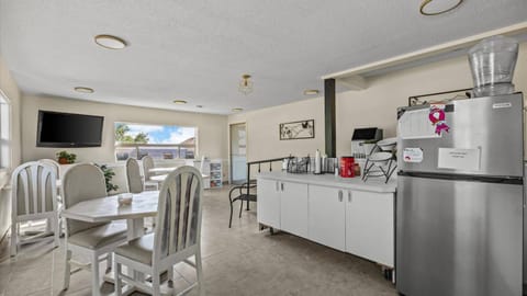 Red Arrow Inn & Suites, a Travelodge by Wyndham Hotel in Montrose