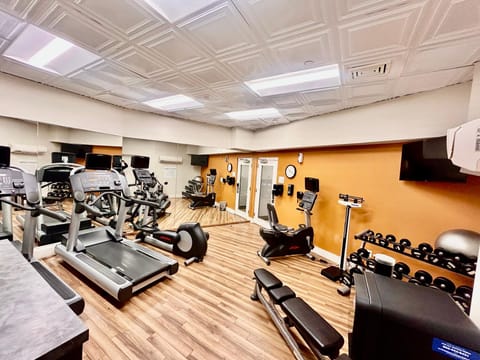 Taron B Hotel & Suites  Hotel in La Crosse