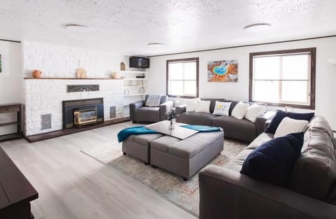 The Lazy Duck Inn Hotel in West Yellowstone