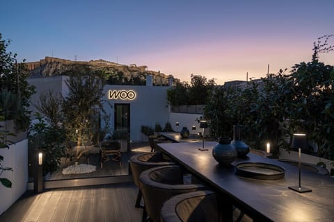 Athens Woo Suites Hotel in Athens