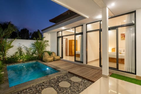 The Lavana Bliss Two Villa Nyanyi Beach Hotel in Kediri