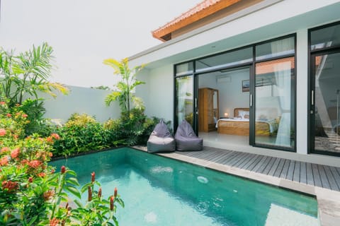 The Lavana Bliss Two Villa Nyanyi Beach Hotel in Kediri