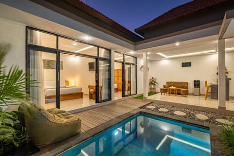 The Lavana Bliss Two Villa Nyanyi Beach Hotel in Kediri