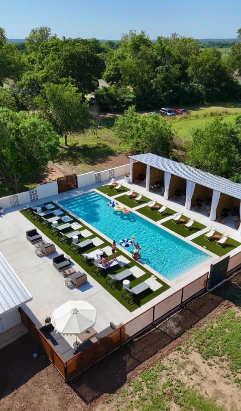 Swimming pool