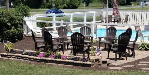 The Hillside Motel Hotel in Shenandoah Valley