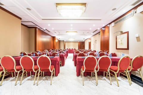 Meeting room(s)