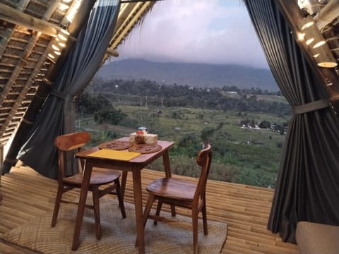 Sandag Hill Hotel in Sidemen