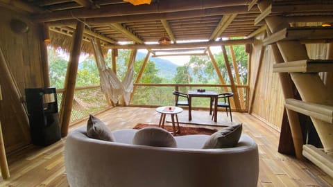 Sandag Hill Hotel in Sidemen