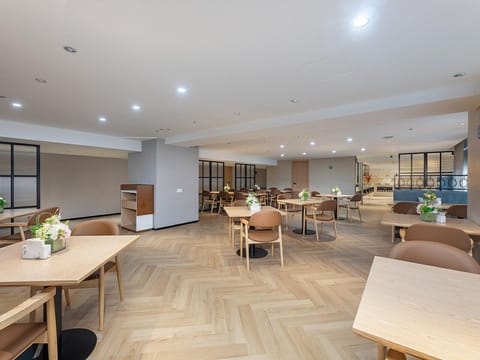 Country Inn & Suites by Radisson Tianjin Jinghai Tuanbo Campus Town Hotel in Tianjin