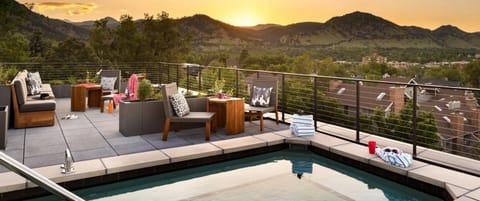 Moxy Boulder University Hotel in Boulder