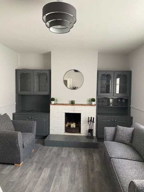 Shared lounge/TV area